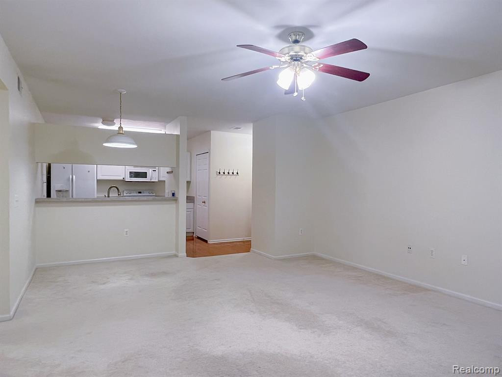 2778 S KNIGHTSBRIDGE Circle, Ann Arbor, MI 48105 — Photo 7