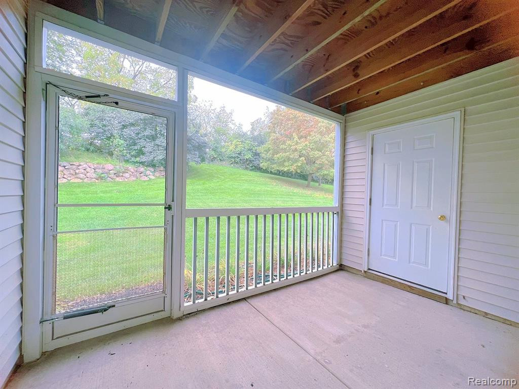 2778 S KNIGHTSBRIDGE Circle, Ann Arbor, MI 48105 — Photo 12