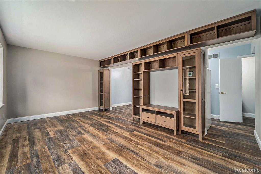 154 NEPTUNE Drive, #54, Walled Lake, MI 48390 — Photo 3