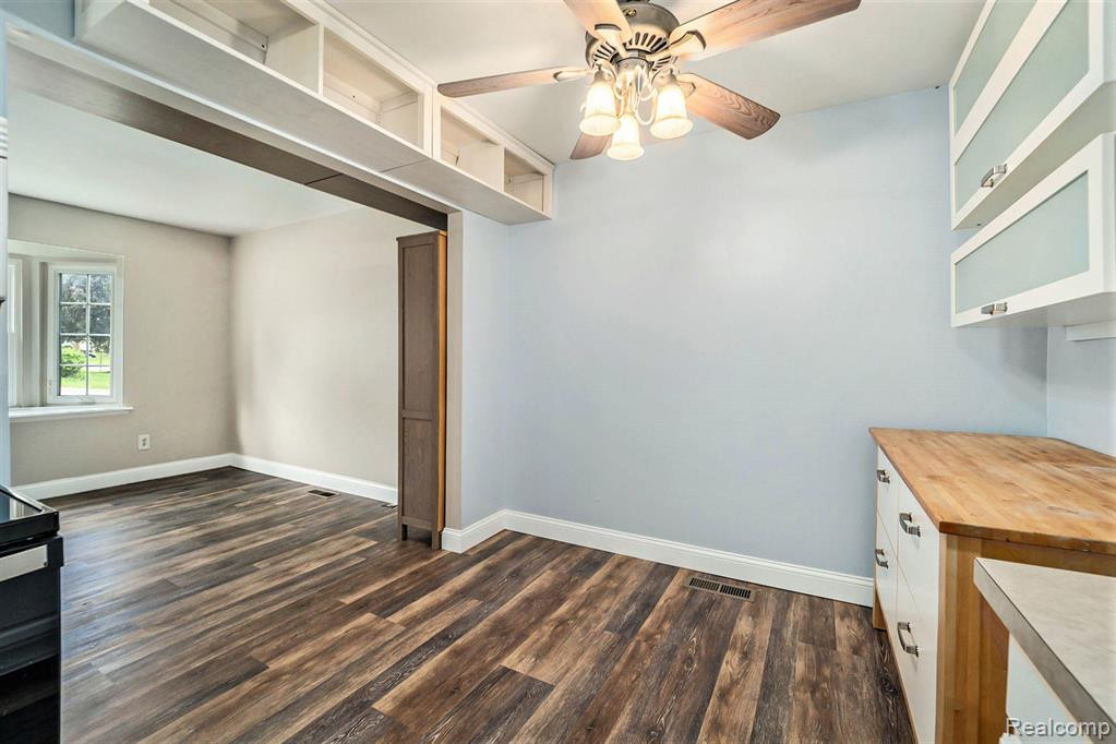 154 NEPTUNE Drive, #54, Walled Lake, MI 48390 — Photo 6