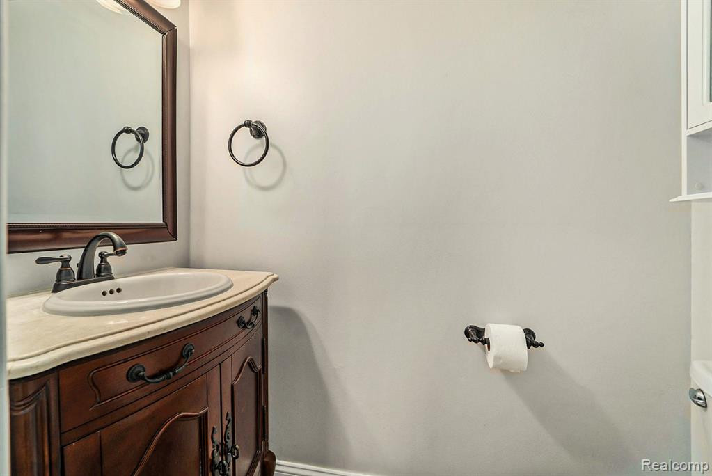 154 NEPTUNE Drive, #54, Walled Lake, MI 48390 — Photo 17