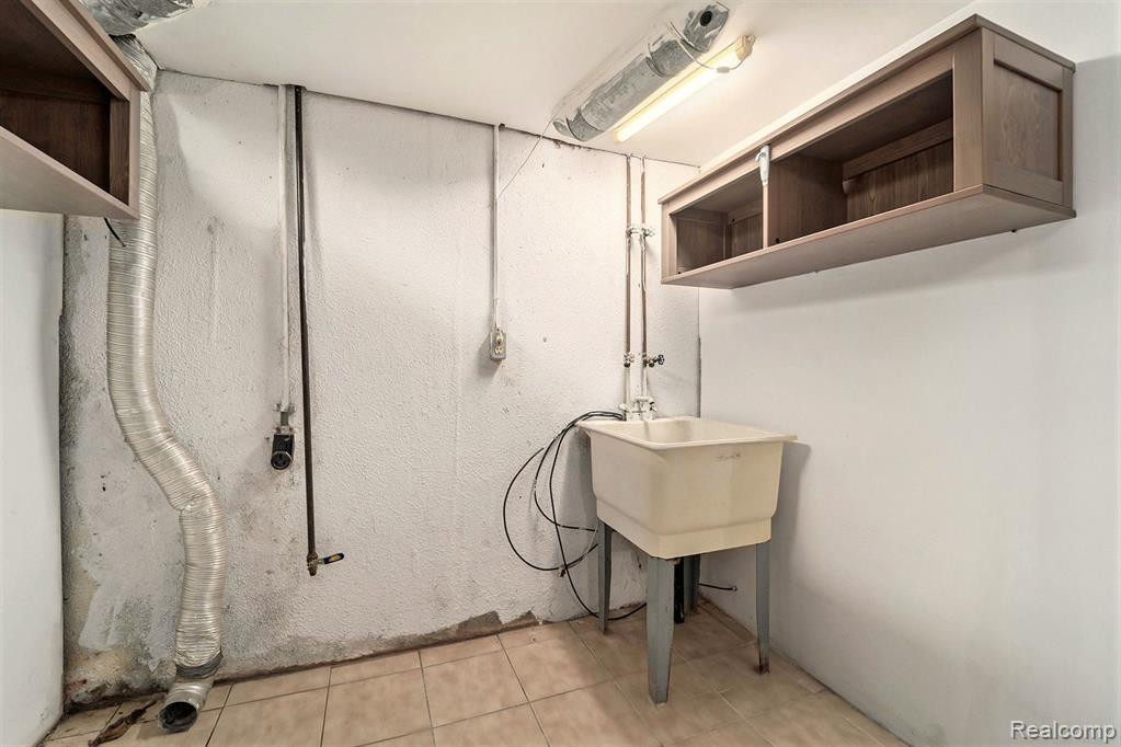 154 NEPTUNE Drive, #54, Walled Lake, MI 48390 — Photo 24