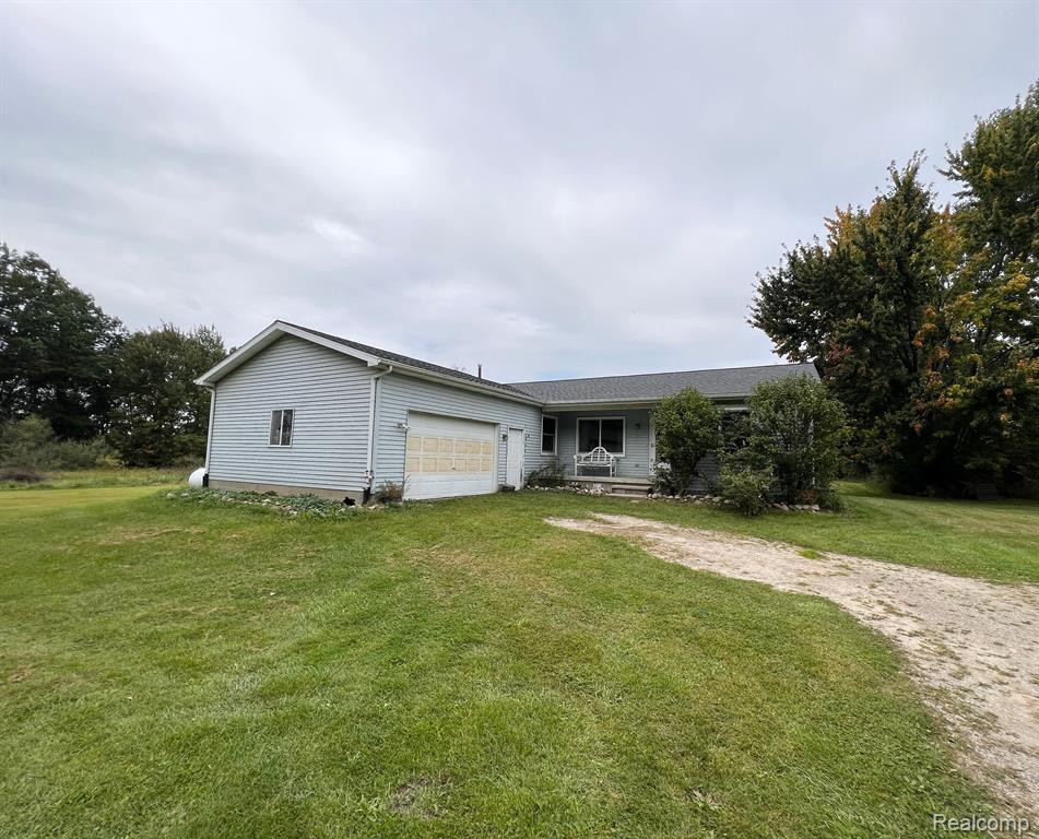 9860 OATMAN Road, Greenwood, MI 48006 — Photo 35