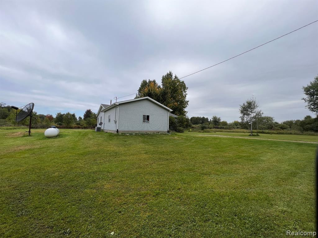 9860 OATMAN Road, Greenwood, MI 48006 — Photo 37