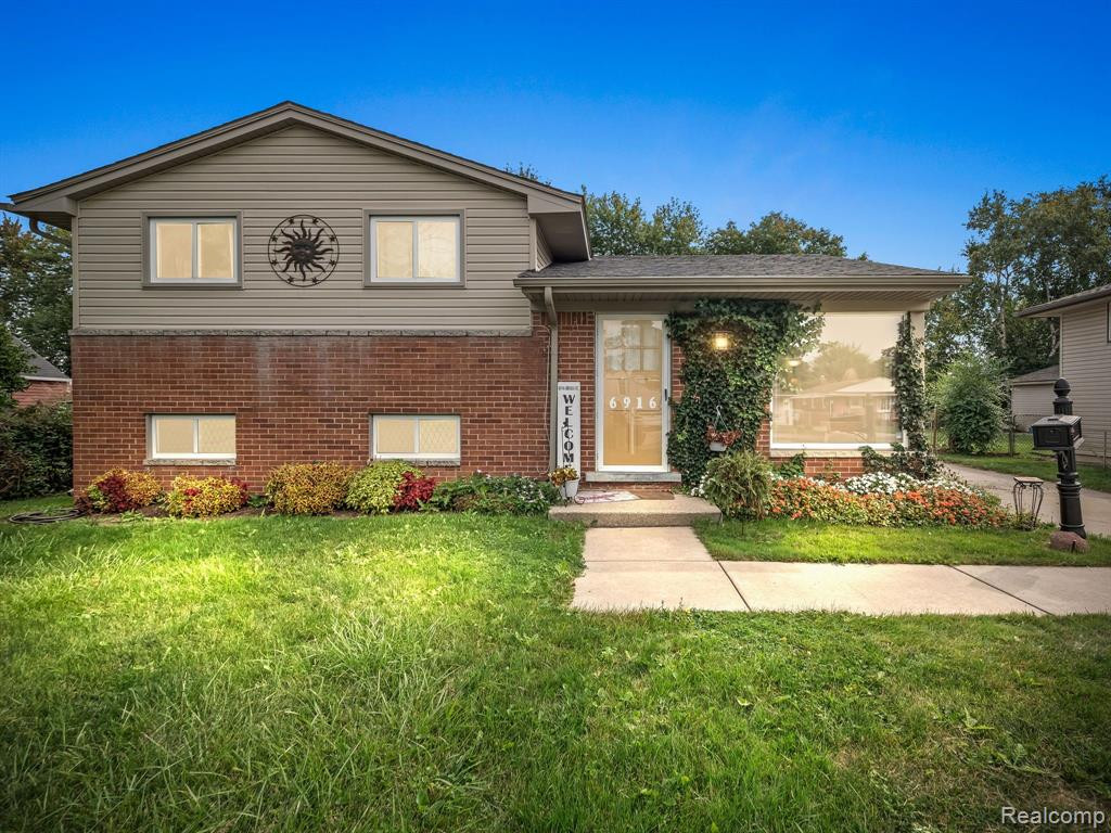 6916 ARCOLA Street, Garden City, MI — front exterior