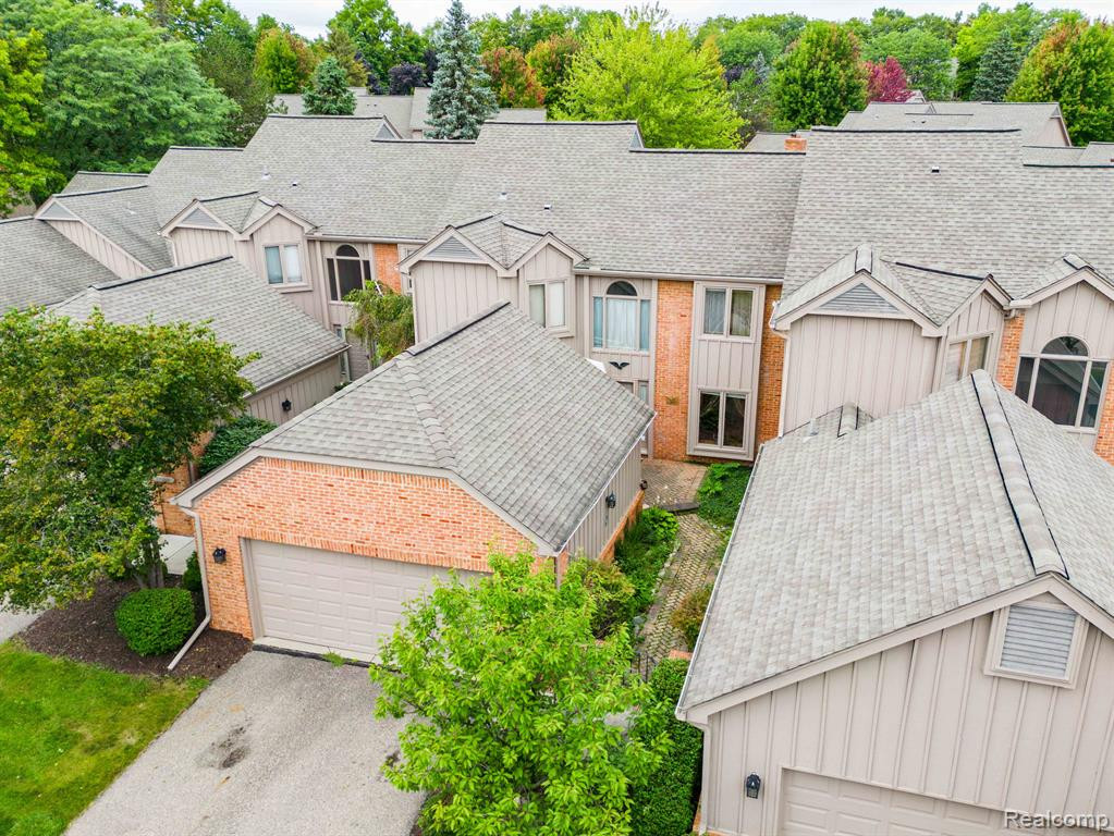 37742 AMBER Drive, Farmington Hills, MI 48331 — Photo 2