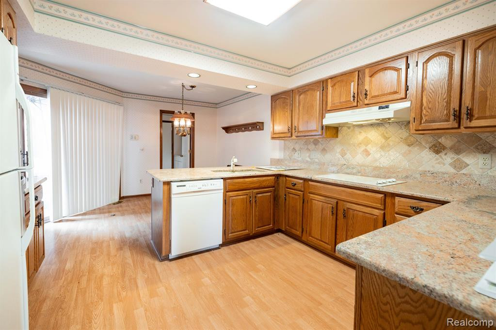 37742 AMBER Drive, Farmington Hills, MI 48331 — Photo 15