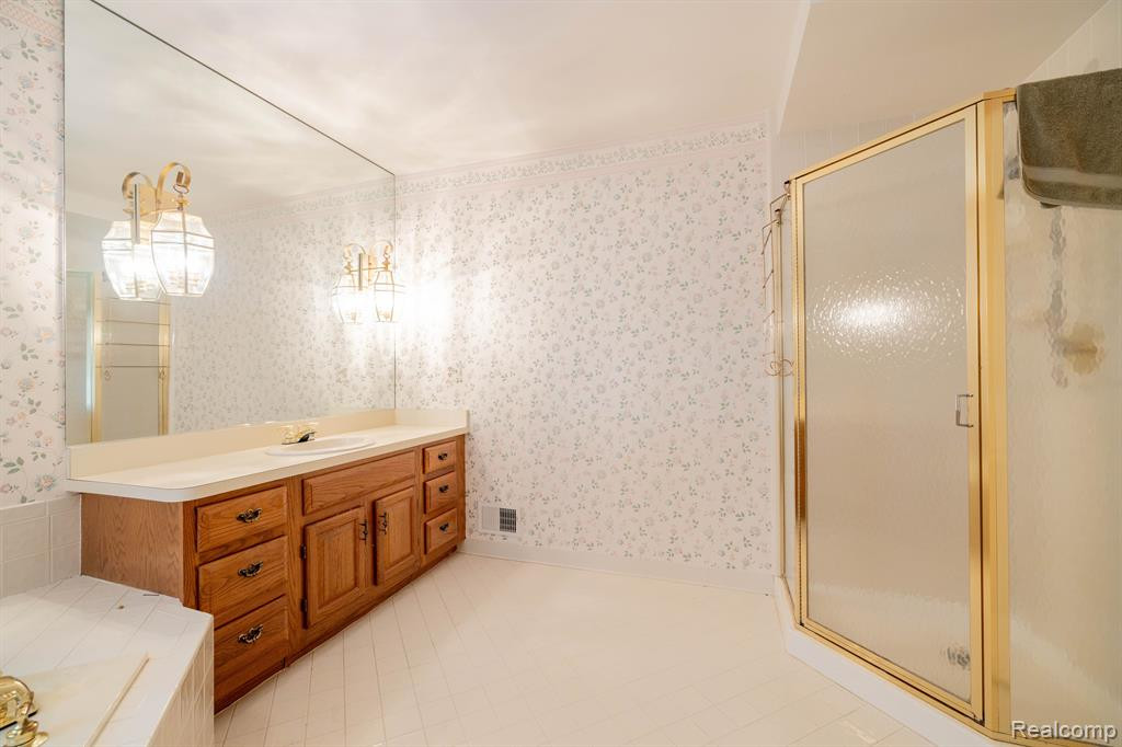 37742 AMBER Drive, Farmington Hills, MI 48331 — Photo 27