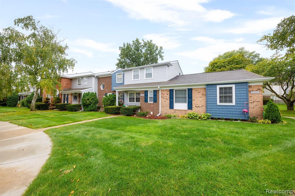 24543 Olde Orchard Street, Novi, MI — Photo 3