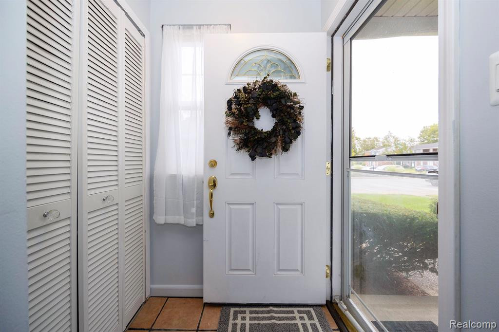 24543 Olde Orchard Street, Novi, MI — Photo 11
