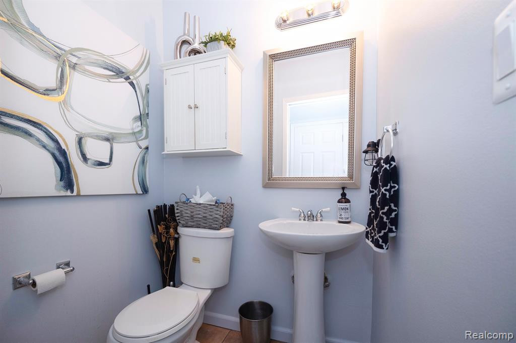 24543 Olde Orchard Street, Novi, MI — Photo 22