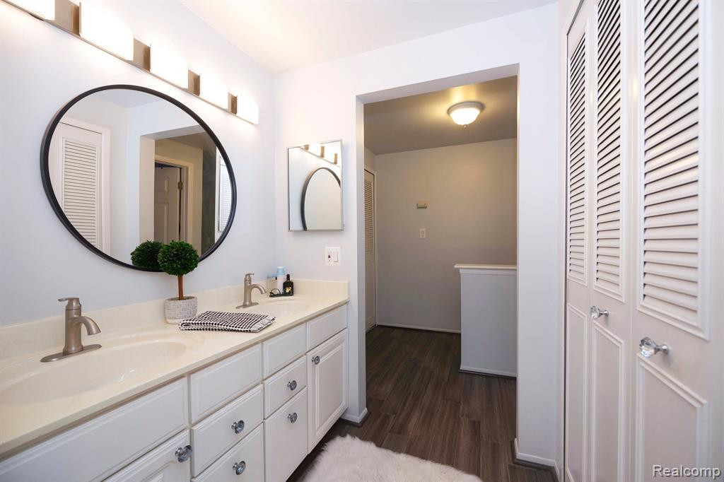 24543 Olde Orchard Street, Novi, MI — Photo 29