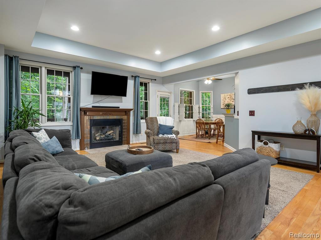 8327 WOODLAND Circle, Goodrich Vlg, MI — Photo 8