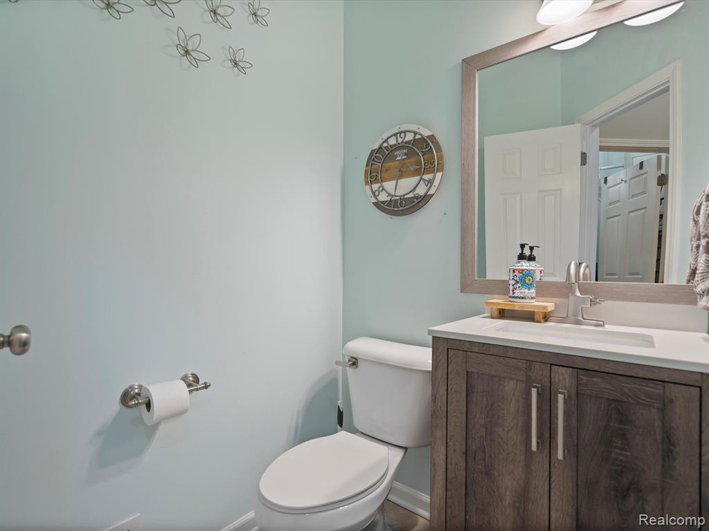8327 WOODLAND Circle, Goodrich Vlg, MI — Photo 22