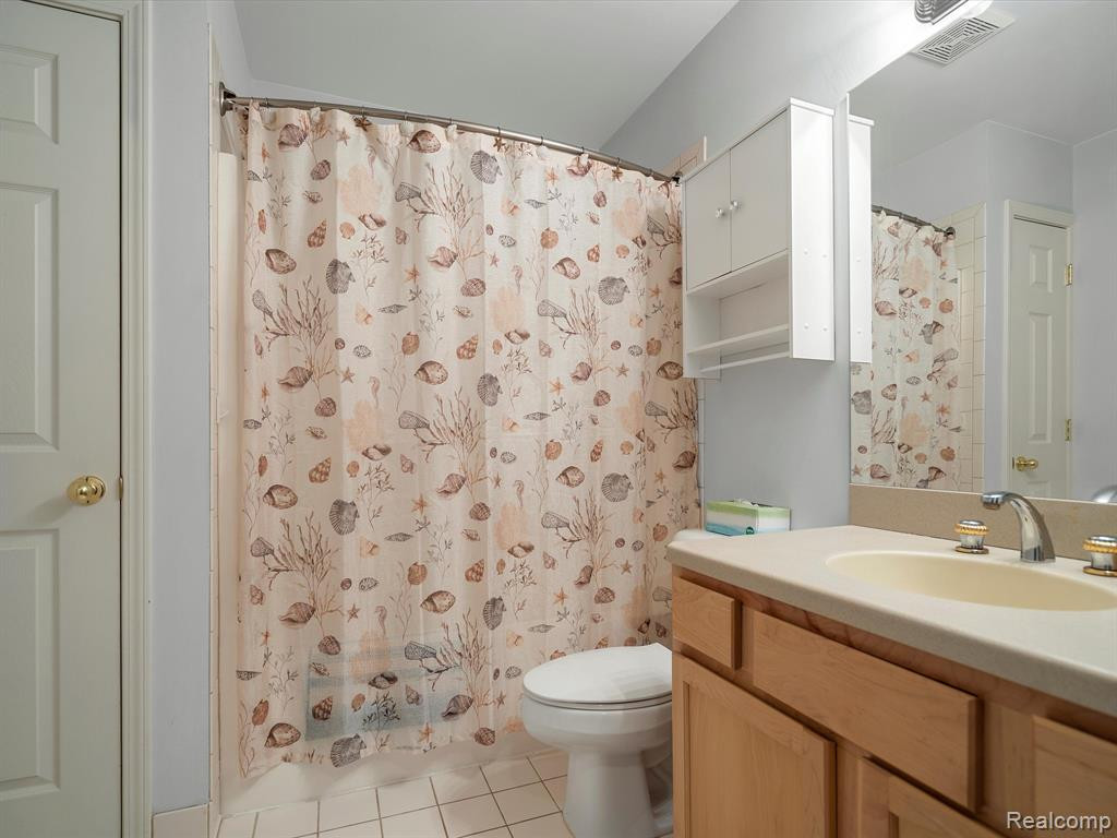 8327 WOODLAND Circle, Goodrich Vlg, MI — Photo 27