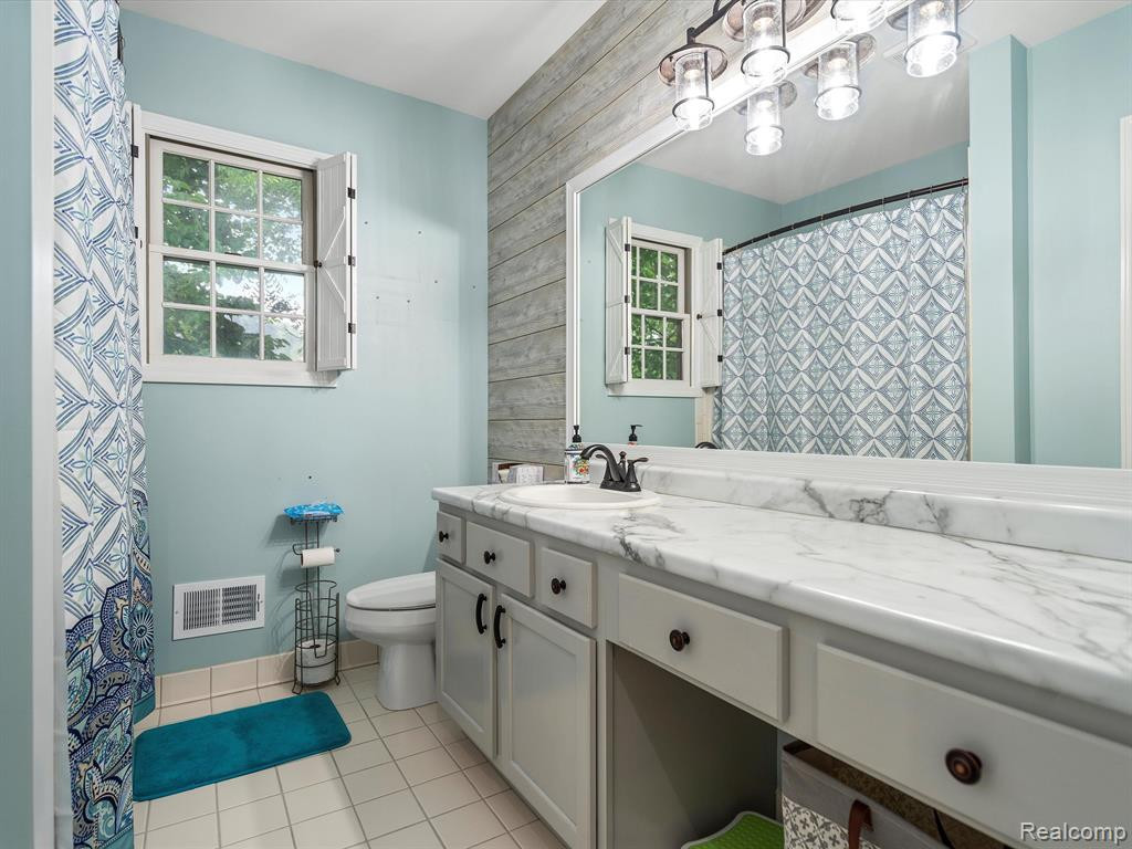 8327 WOODLAND Circle, Goodrich Vlg, MI — Photo 31