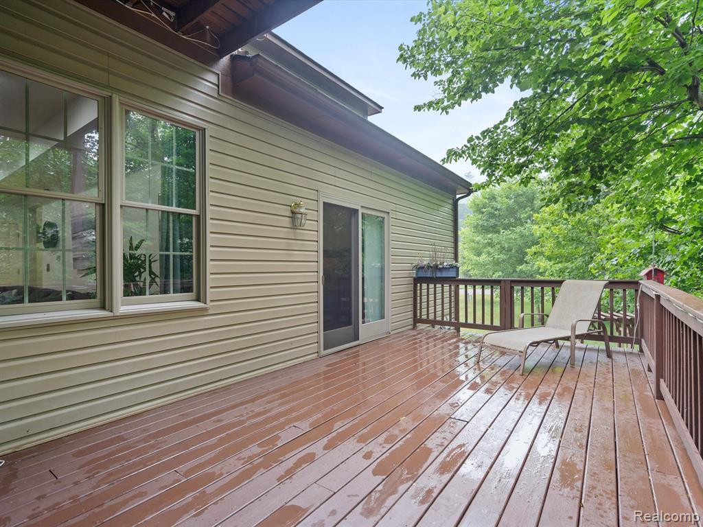 8327 WOODLAND Circle, Goodrich Vlg, MI — Photo 36