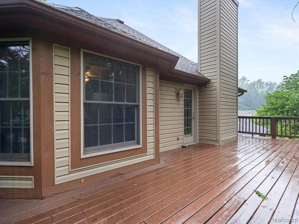 8327 WOODLAND Circle, Goodrich Vlg, MI — Photo 38
