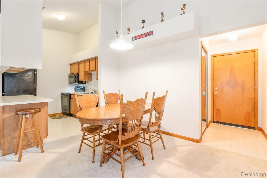9754 SAWGRASS Court, Belleville, MI 48111 — Photo 4
