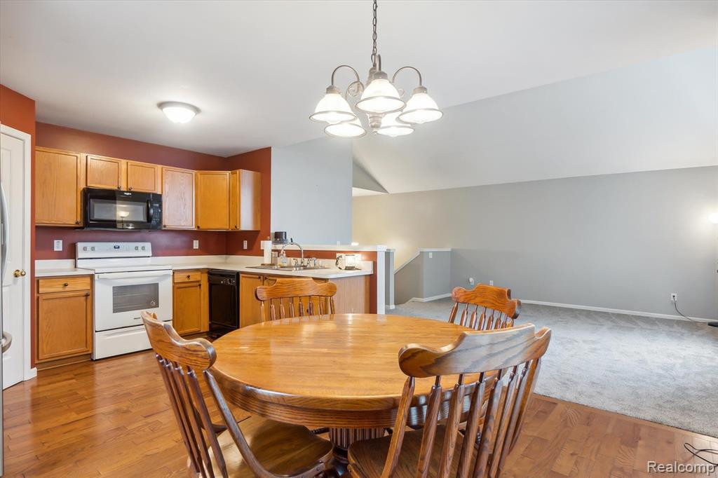 673 ABBINGTON, Howell, MI 48843 — Photo 10