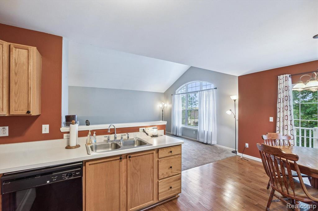 673 ABBINGTON, Howell, MI 48843 — Photo 13