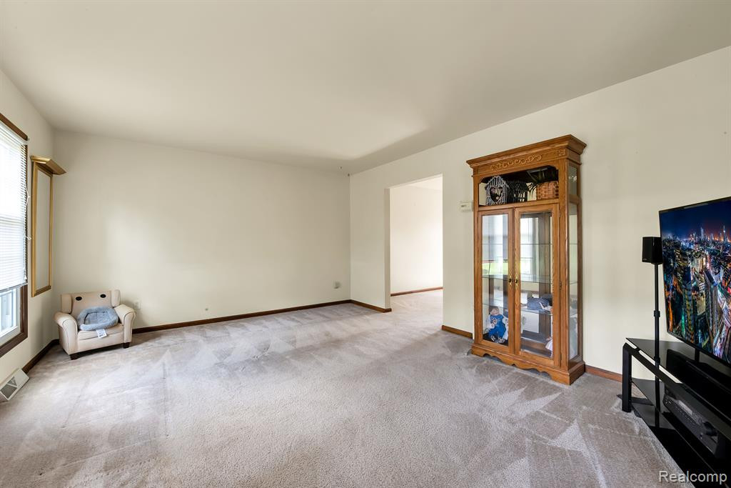 13304 Sequoia Lane, South Lyon, MI 48178 — Photo 7