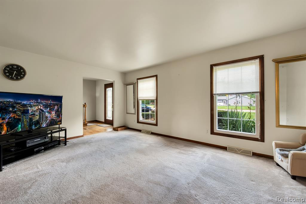 13304 Sequoia Lane, South Lyon, MI 48178 — Photo 8