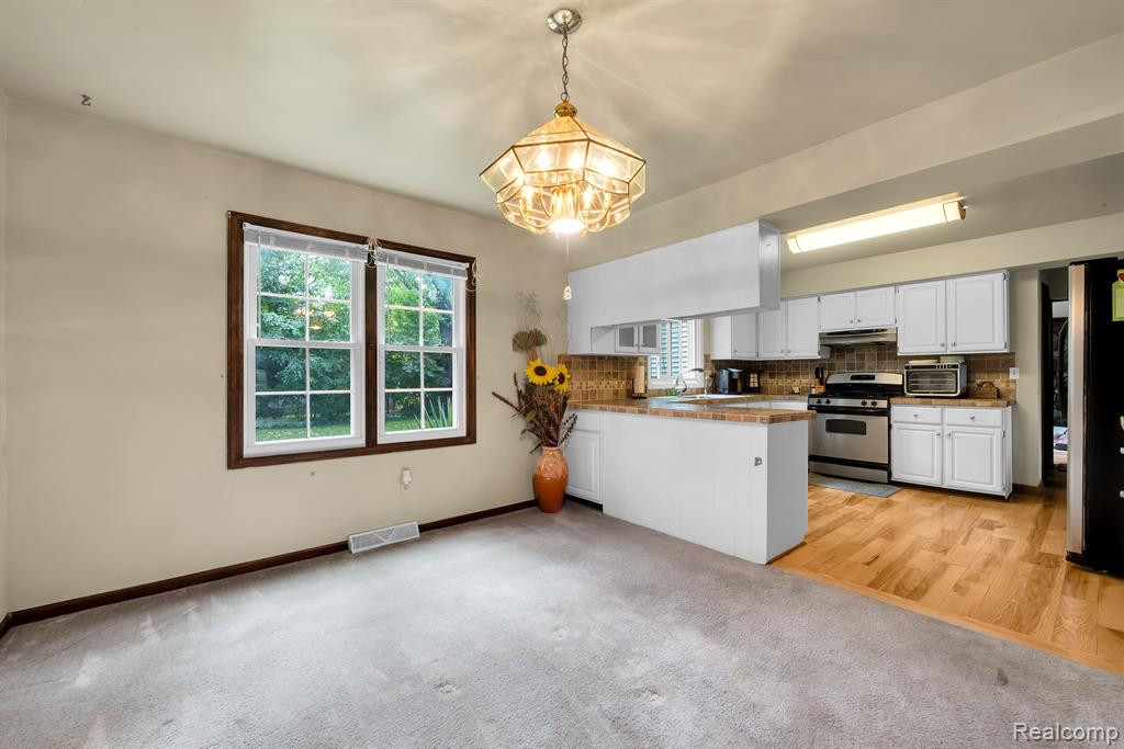 13304 Sequoia Lane, South Lyon, MI 48178 — Photo 9