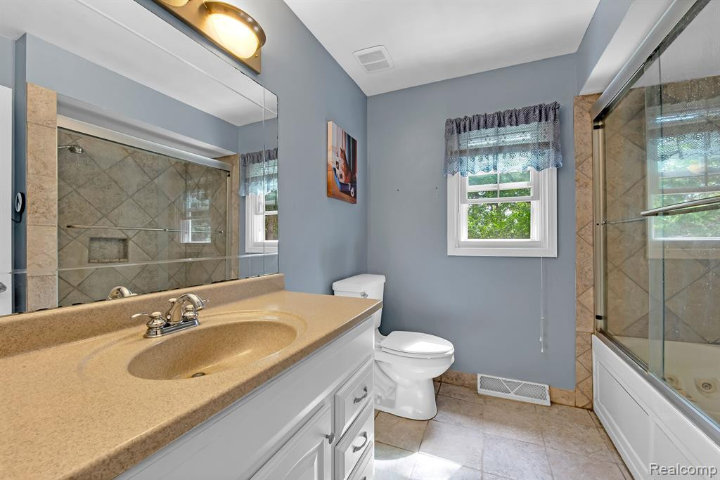 13304 Sequoia Lane, South Lyon, MI 48178 — Photo 24