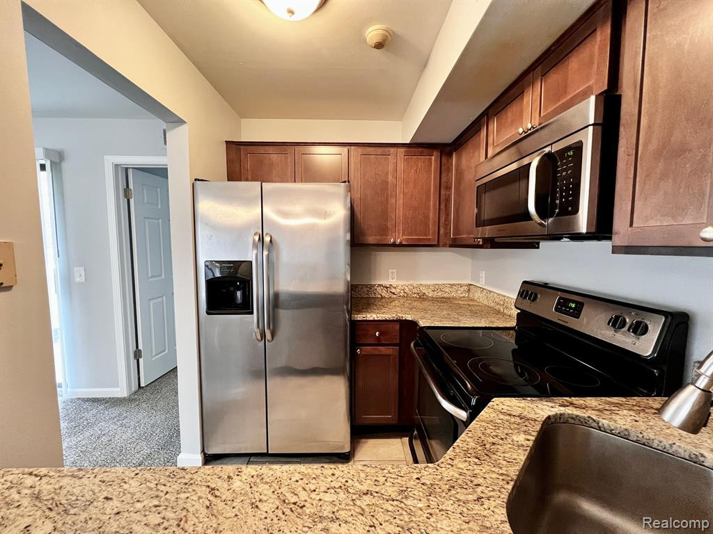 42521 LILLEY POINTE Drive, Canton, MI 48187 — Photo 8