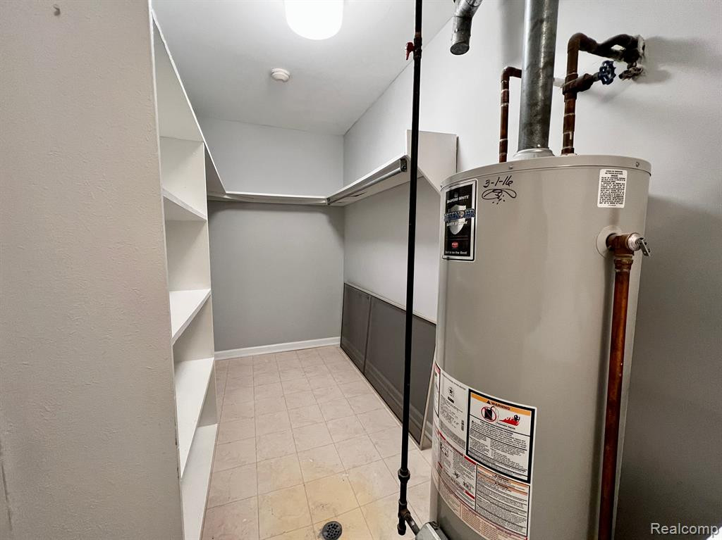 42521 LILLEY POINTE Drive, Canton, MI 48187 — Photo 18