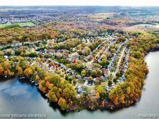 7885 LAKE CREST Drive, Ypsilanti, MI 48197 — Photo 2