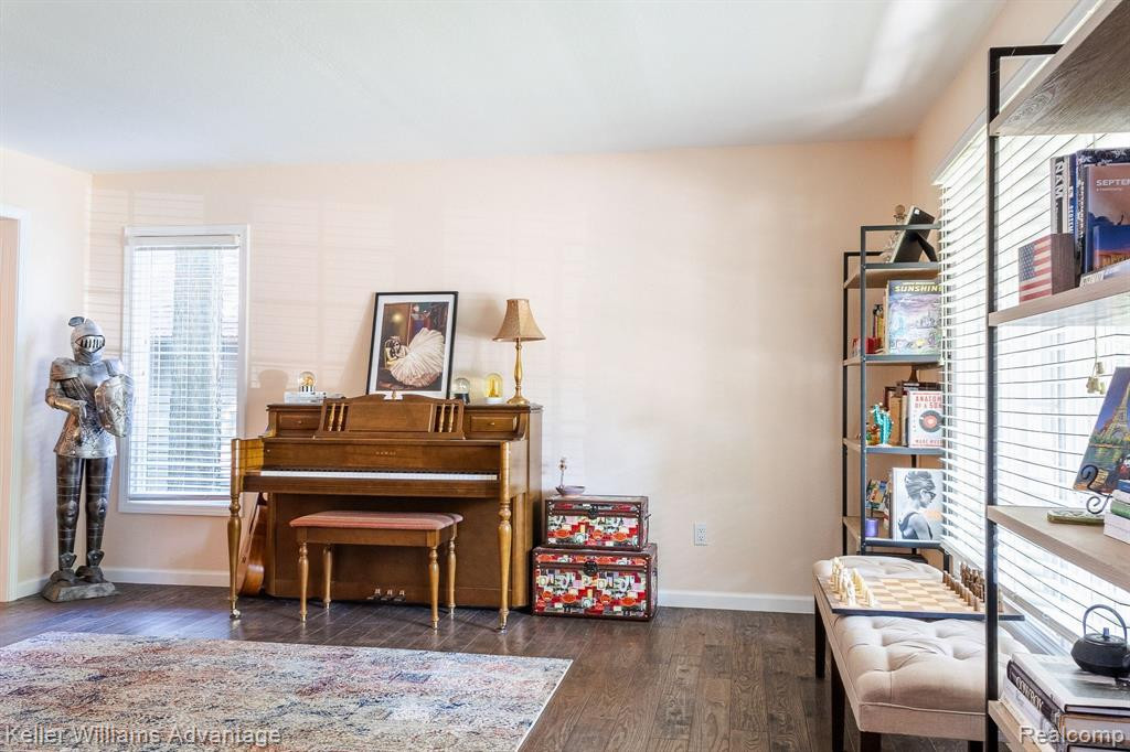 7885 LAKE CREST Drive, Ypsilanti, MI 48197 — Photo 17