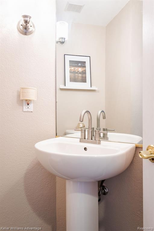 7885 LAKE CREST Drive, Ypsilanti, MI 48197 — Photo 19