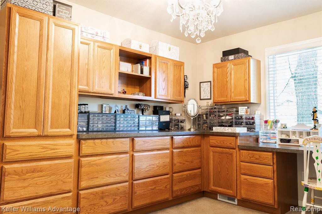 7885 LAKE CREST Drive, Ypsilanti, MI 48197 — Photo 32