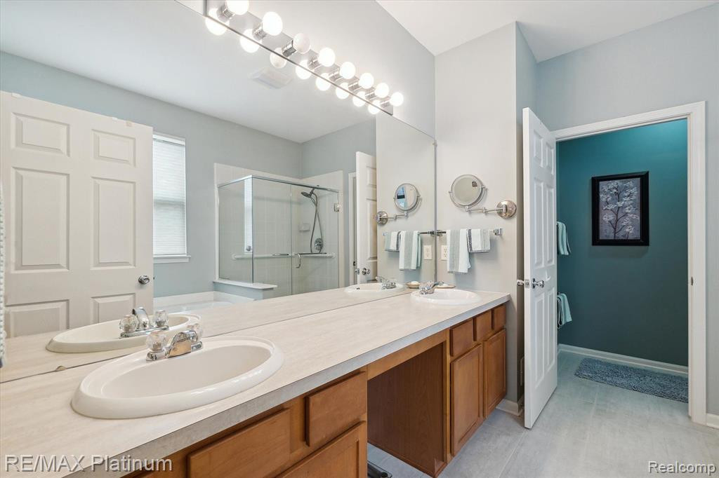 3730 RAINIER Drive, 109, Howell, MI 48843 — Photo 19