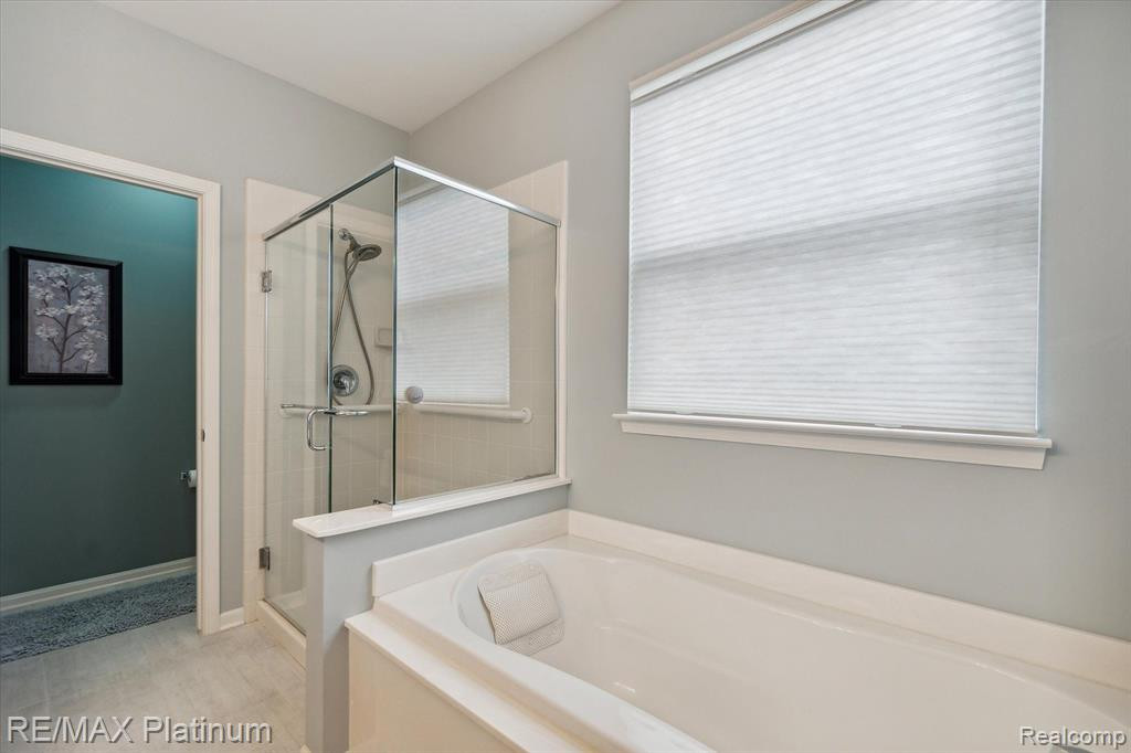 3730 RAINIER Drive, 109, Howell, MI 48843 — Photo 20