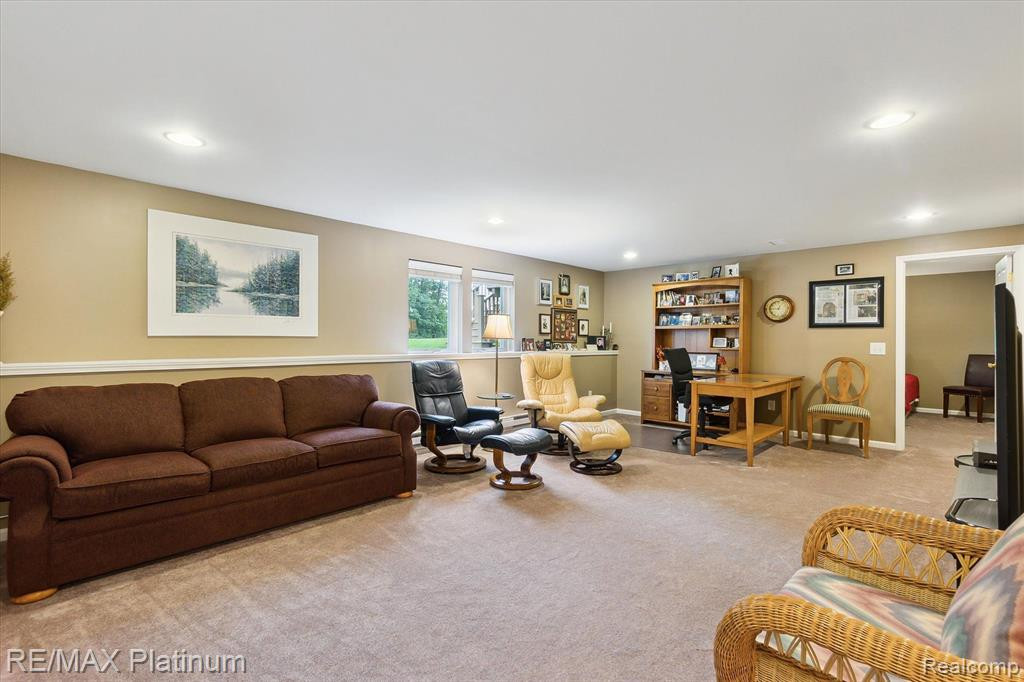 3730 RAINIER Drive, 109, Howell, MI 48843 — Photo 22