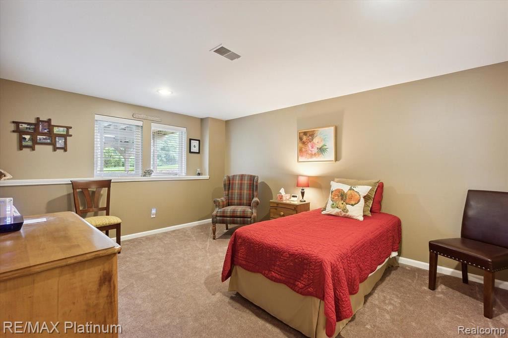 3730 RAINIER Drive, 109, Howell, MI 48843 — Photo 24
