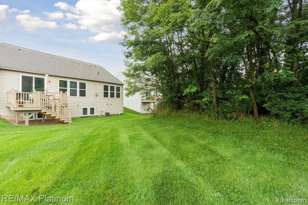 3730 RAINIER Drive, 109, Howell, MI 48843 — Photo 31