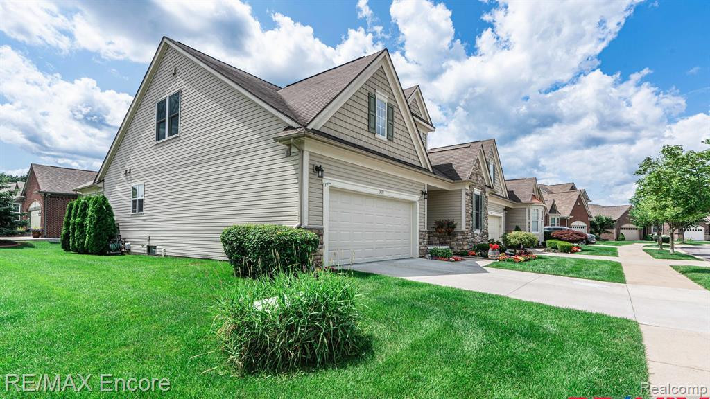 3105 BELLE TERRE, Commerce Twp, MI 48382 — Photo 2