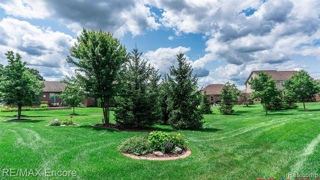 3105 BELLE TERRE, Commerce Twp, MI 48382 — Photo 13