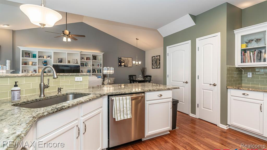 3105 BELLE TERRE, Commerce Twp, MI 48382 — Photo 38