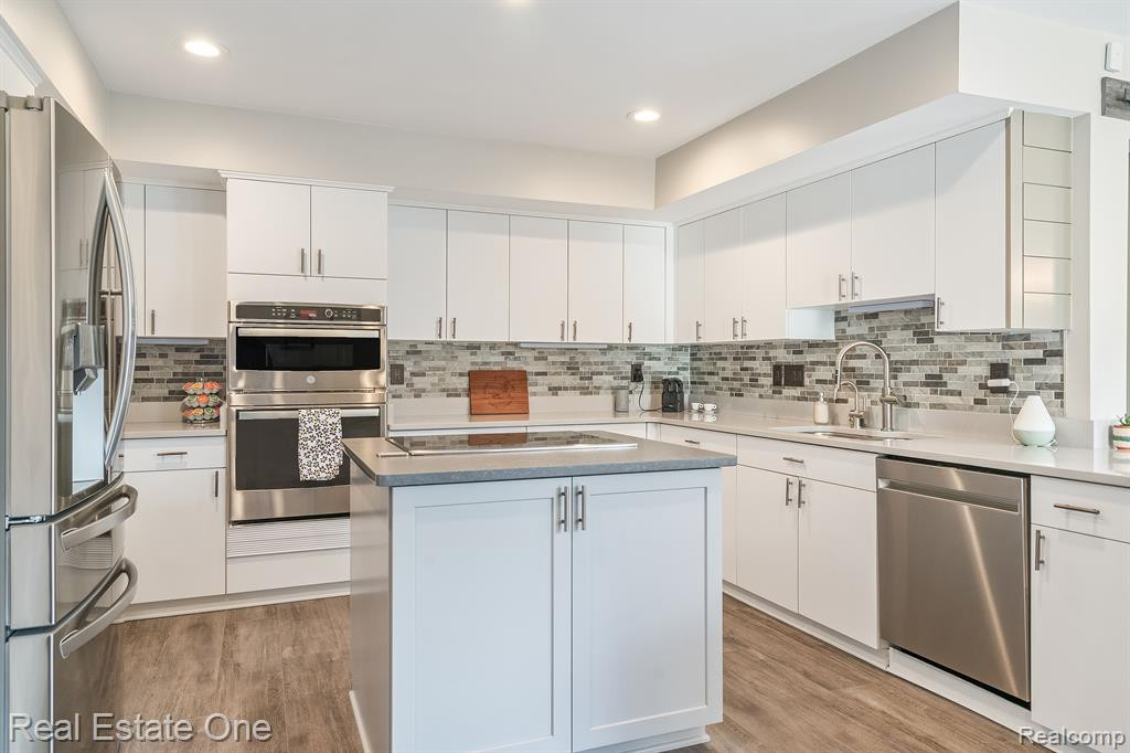 13672 EATON Drive, Unit 9, Plymouth, MI 48170 — Photo 21