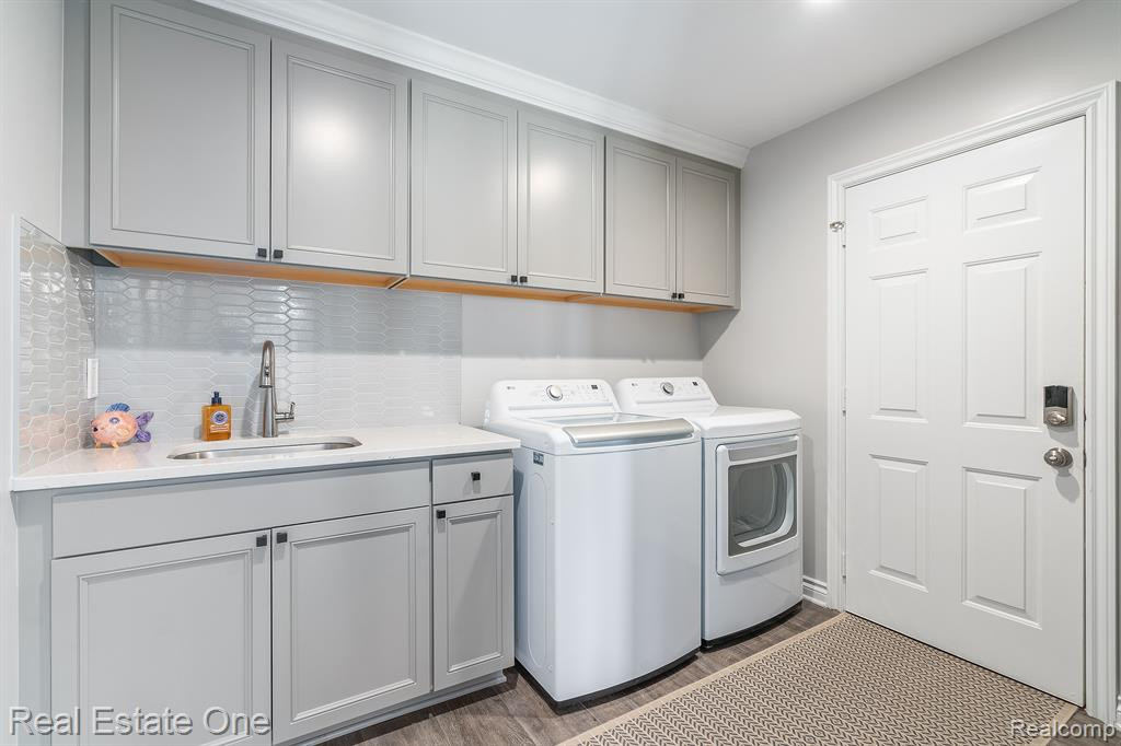 13672 EATON Drive, Unit 9, Plymouth, MI 48170 — Photo 24