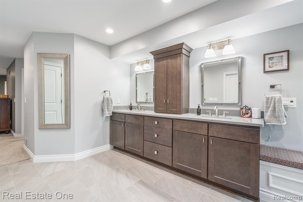 13672 EATON Drive, Unit 9, Plymouth, MI 48170 — Photo 31