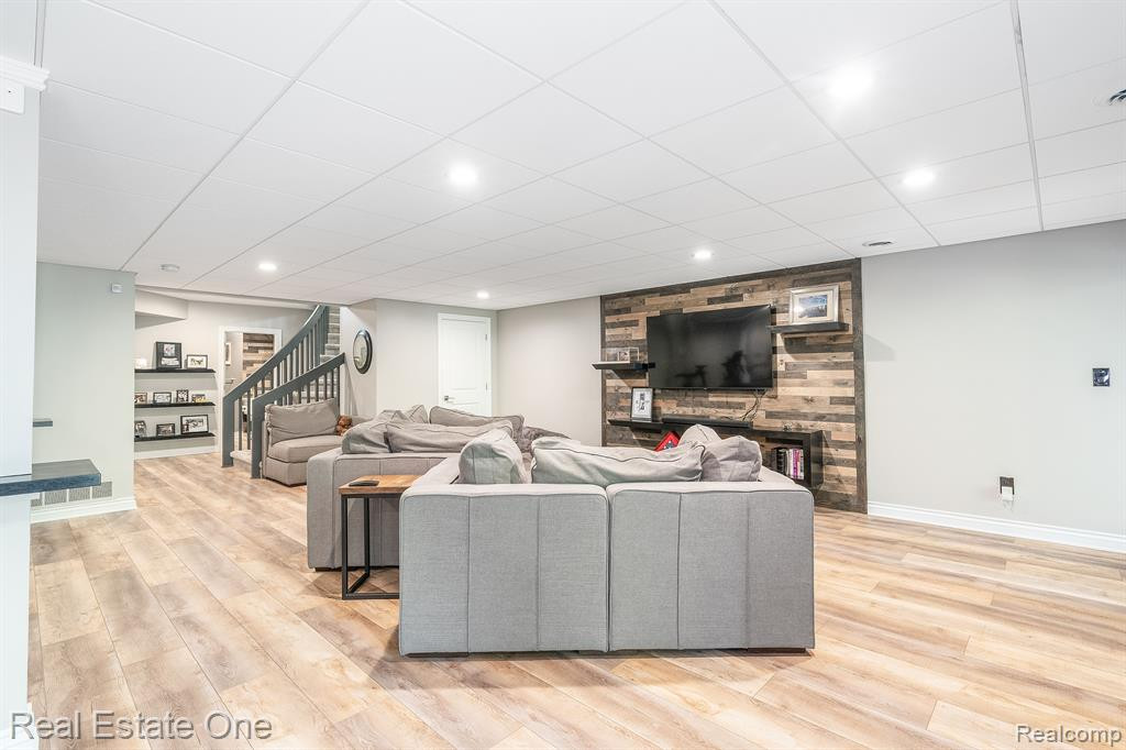 13672 EATON Drive, Unit 9, Plymouth, MI 48170 — Photo 42