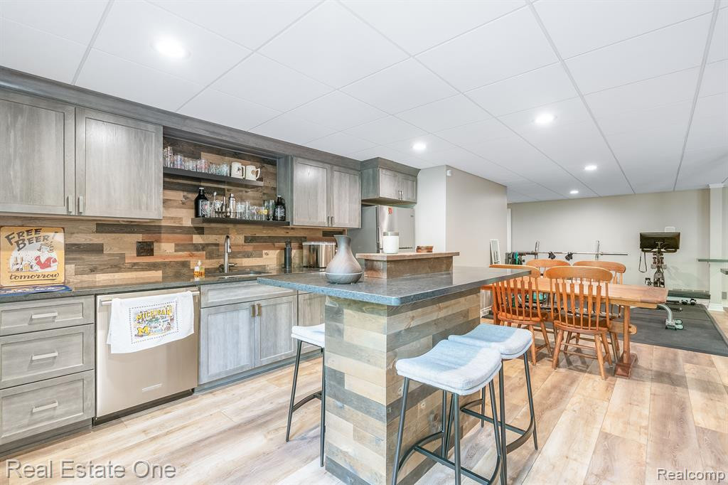 13672 EATON Drive, Unit 9, Plymouth, MI 48170 — Photo 47