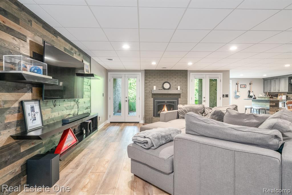 13672 EATON Drive, Unit 9, Plymouth, MI 48170 — Photo 52