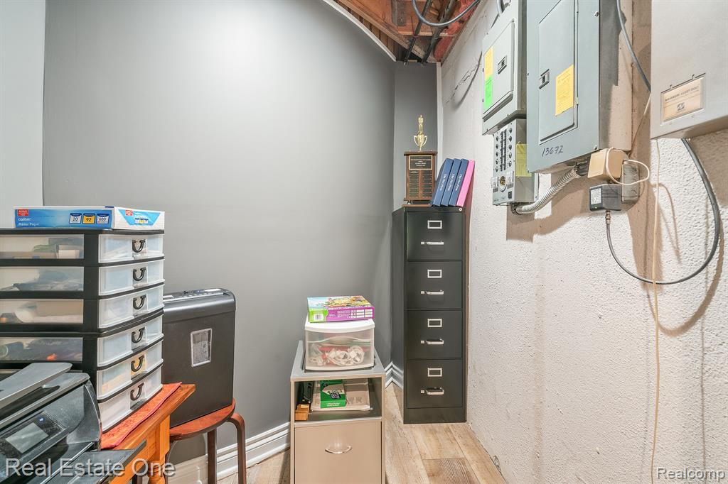 13672 EATON Drive, Unit 9, Plymouth, MI 48170 — Photo 58